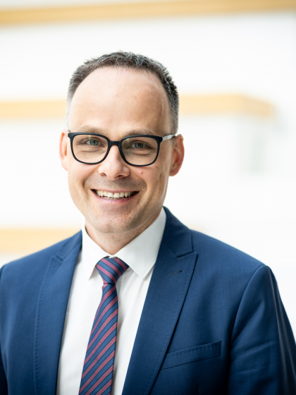Dr. Denis Alt